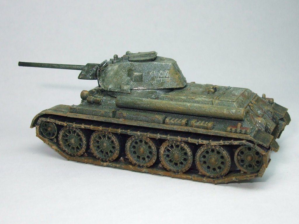 1/87 NVA Kampfpanzer T34. Russisches Modell das gesupert wurde.