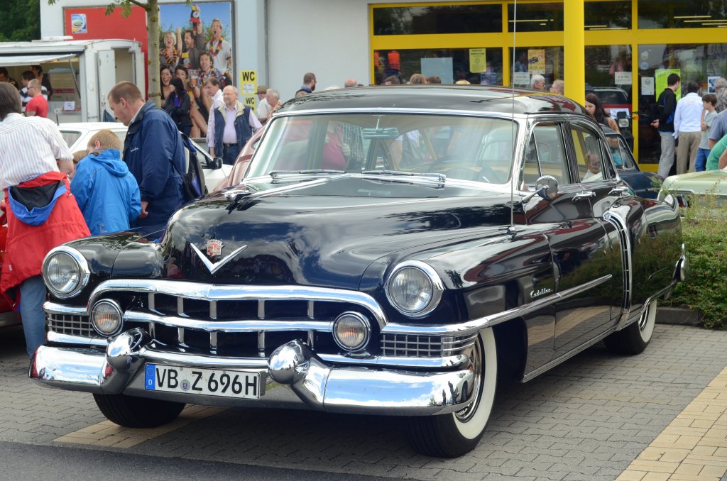 1951er Cadillac 60 Special (Michael, danke fr die Info) steht bei der Oldtimerveranstaltung der  Alten Zylinder  in Hilders, Juni 2011