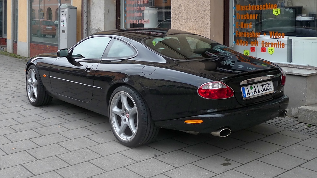 Alles mit Garantie - ob die auch fr den Jaguar XK gilt?
Augsburg, 28.4.12