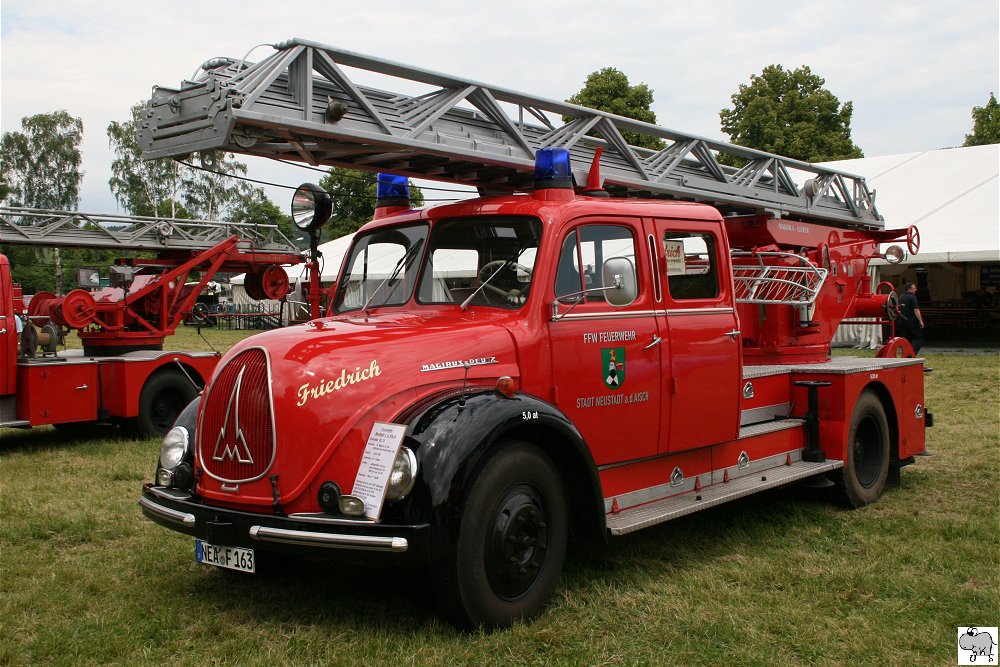 Am Wochenende des 16/17. Juni 2012 feierte die Freiwillige Feuerwehr Kronach ihr 150 jhriges Bestehen. Zu diesem Anlass veranstaltete die Feuerwehr eine Ausstellung mit alten Feuerwehr Fahrzeugen. Das Bild zeigt eine DL 25 Klckner-Humboldt-Deutz F Mercur 125 der FF Neustadt / Aisch von 1963.

