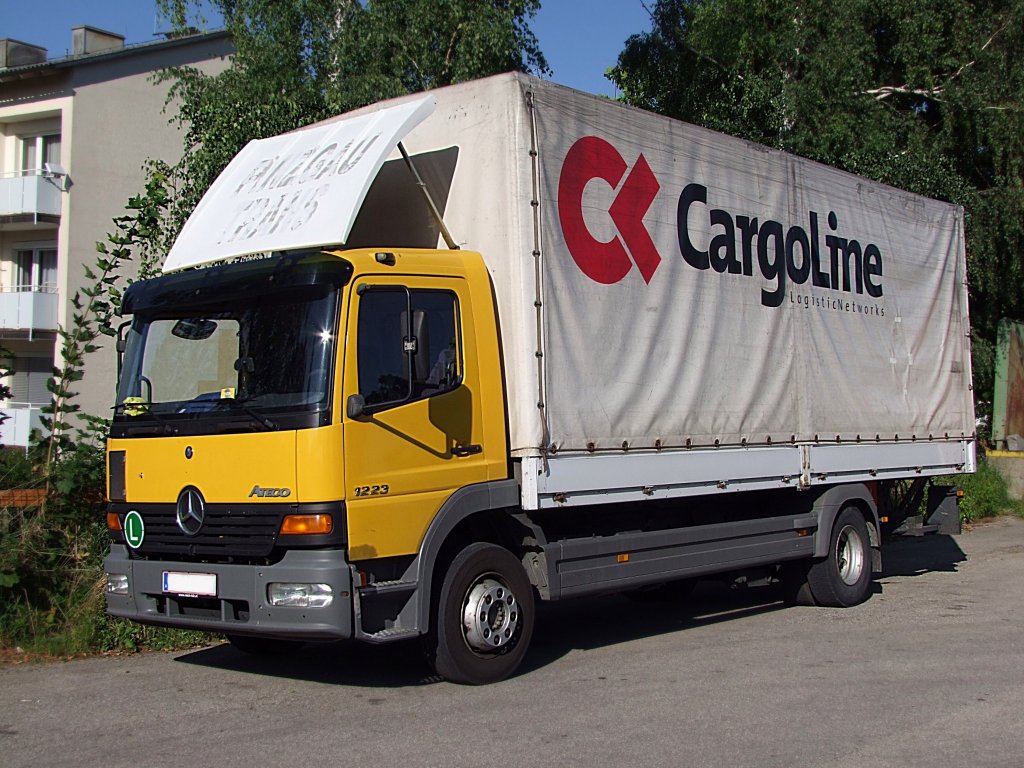 ATEGO1223 CargoLine  wird zum Transport von BahnExpress Waren herangezogen;100825