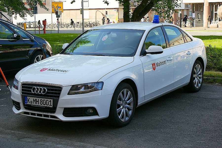 Audi A6 des Malteser Hilfsdienstes der Erzdizese Kln beim Katholikentag in Mannheim. Aufgenommen am 17.05.2012.
