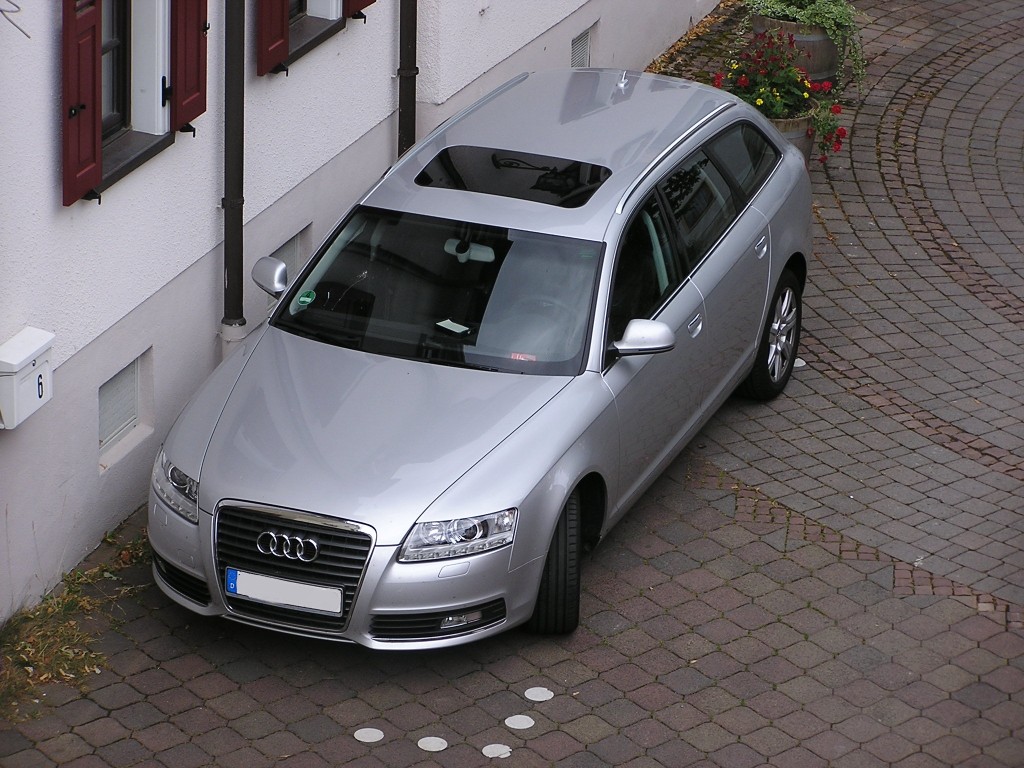 Audi A6, Kombiversion. Foto: Juli 2010.
