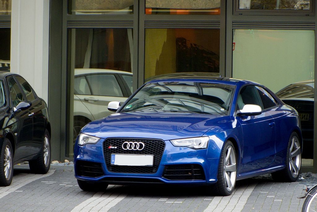 Audi RS5, gesehen am 09.11.2012.