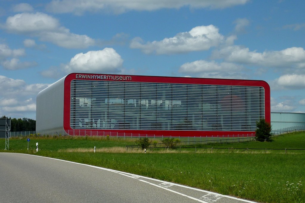 Bad Waldsee, das markante Gebude des 2011 erffneten Hymer Museums, mit einer Dauerausstellung ber das mobile Reisen und den dazugehrigen historischen Fahrzeugen, Aug.2012