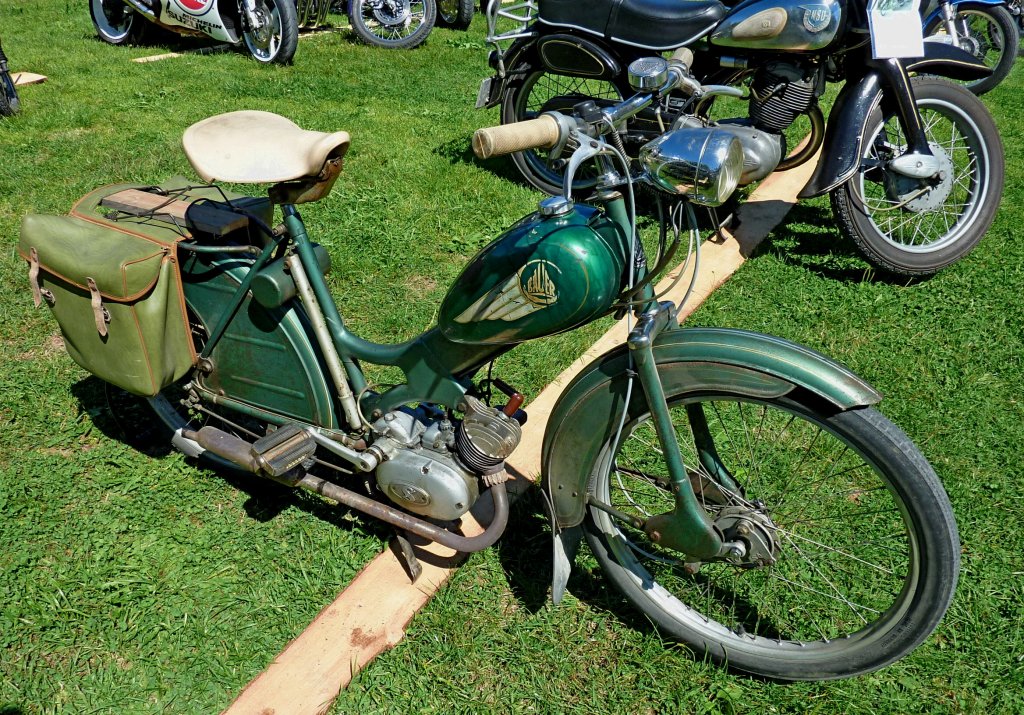 Bauer, die hessische Firma baute von 1954-59 sieben verschiedene Mopedmodelle mit Sachs-Motoren, Oldtimertreffen Krnbach, Aug.2012