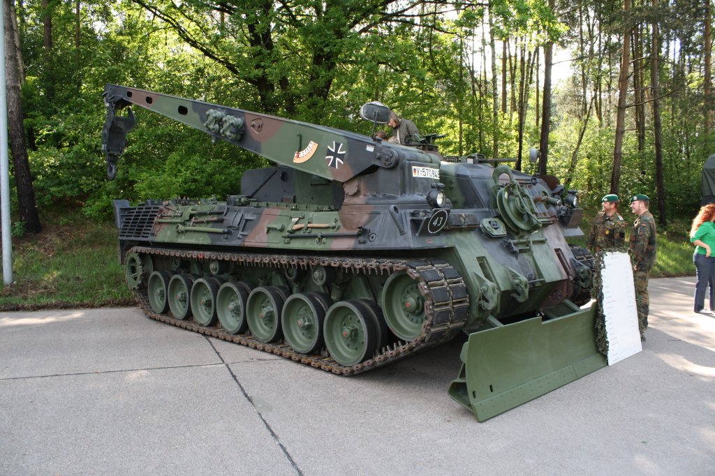 Bergepanzer 2 Bffel - Bundeswehr

aufgenommen am 16. Mai 2009 whrend des Tag der offenen Tr in der Kaserne Augustdorf