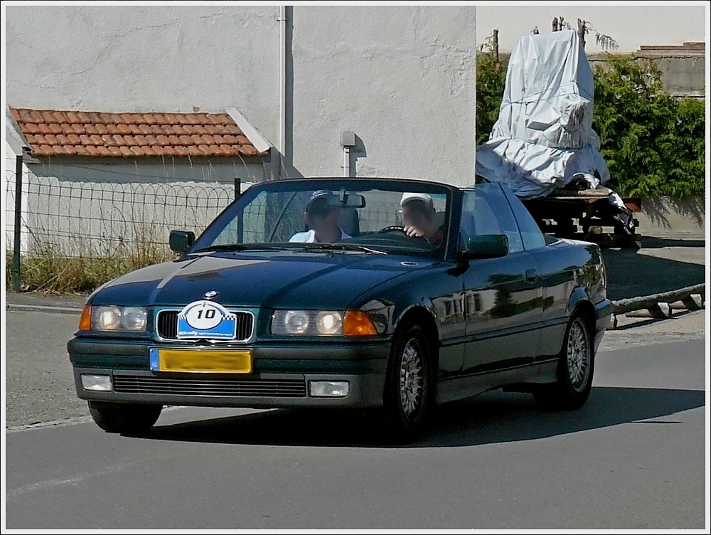 BMW ? Cabrio aufgenommen bei einer Rundfahrt ber luxemburgische Straen am 07.08.10.