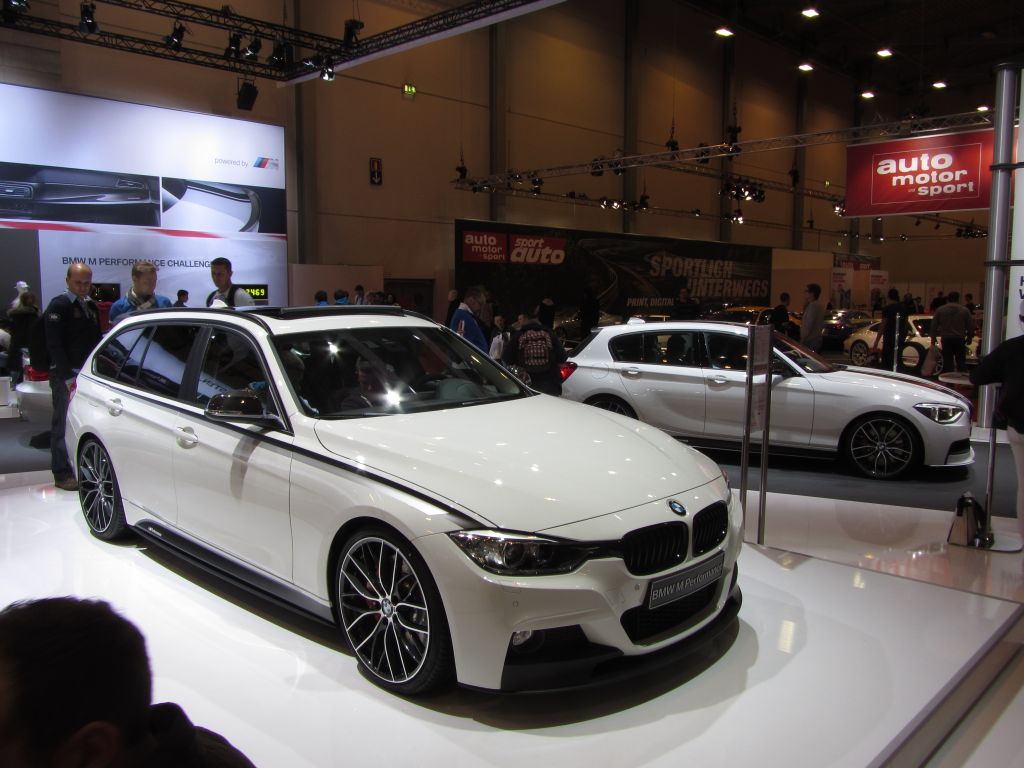 BMW 3 (F31) Touring M Performance, debtierte sich auf dem Essen Motor Show, Dezember 2012.
