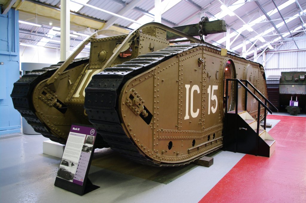 Bovington Tank Museum, Mark IX Panzer aus dem WW I. (30.09.2009)