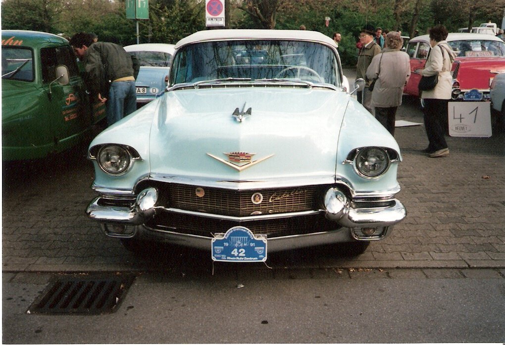 Cadillac Eldorado Convertible 1956 als Teilnehmer der Ruhrtaloldtimerralley 1991.