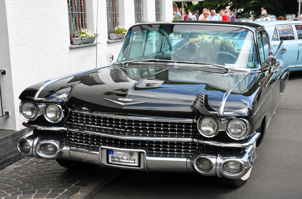 Cadillac Fleetwood bei einem Oldtimertreffen in Kommern 07082010
