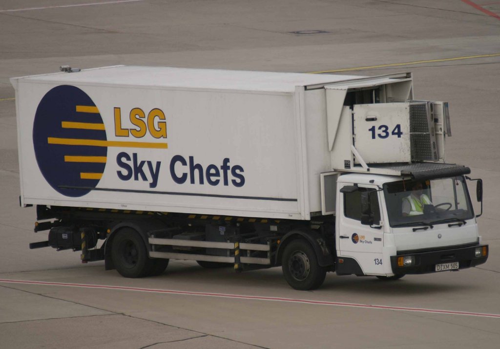 Cateringfahrzeug  134  ~ LSG - Sky Chefs, EDDL-DUS, Dsseldorf, 22.05.2008, Germany 

