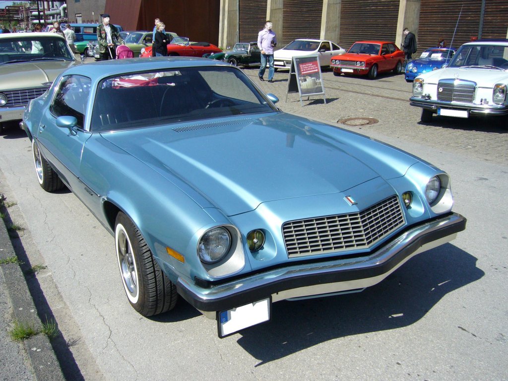 Chevrolet Camaro der 2. Baureihe. 1974 - 1978. Der Camaro wurde 1966 von GM als Konkurrenz fr den legendren Ford Mustang auf den Markt geworfen. Auch im Moment ist der Camaro als Retro-Muscle-car wieder erfolgreich.
Oldtimertreffen Kokerei Zollverein 01.05.2011.