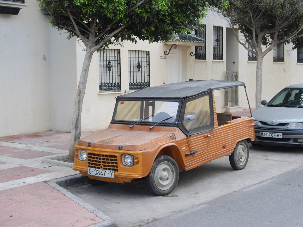 Citroen Mehari, Frontansicht, gesehen 09/2009 in Malage/Spanien.