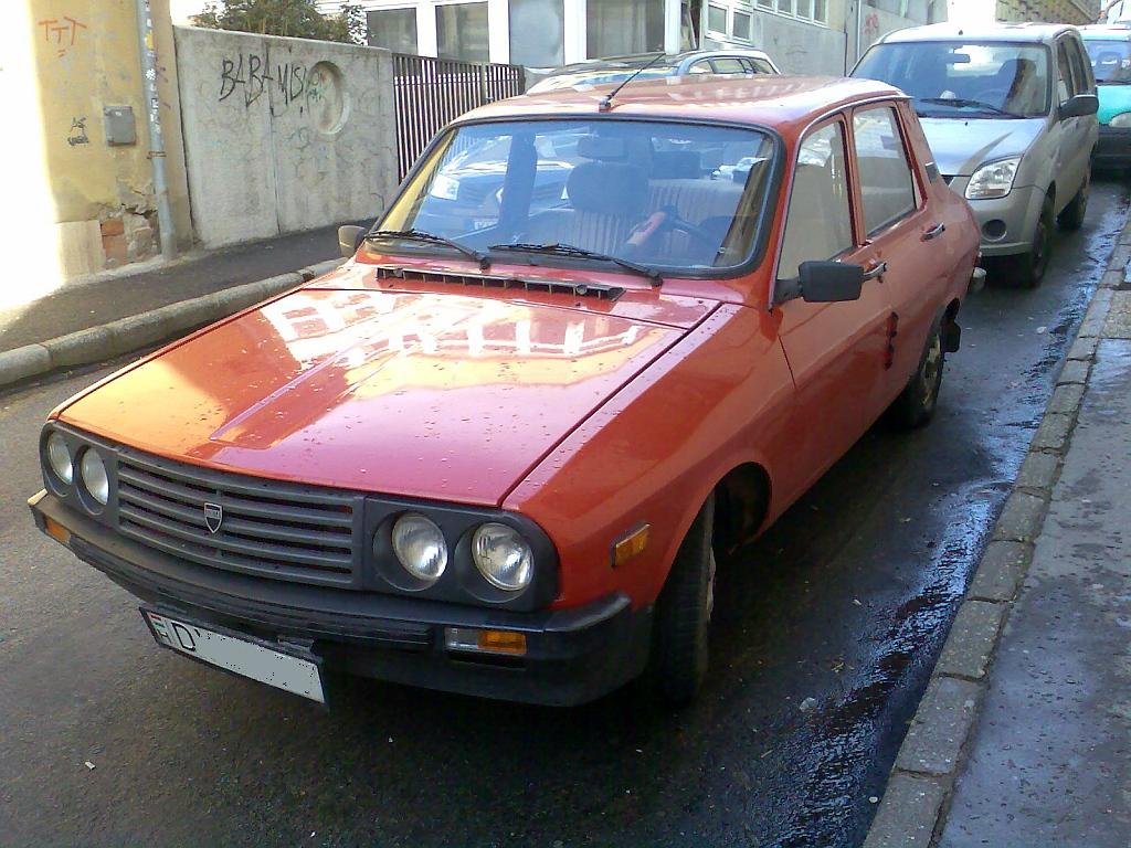 Dacia 1310. Gesehen: 19.02.2010.