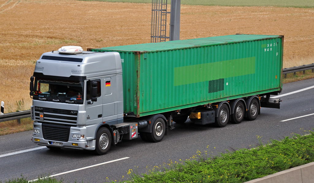 DAF 95XF Container auf der A61 bei Weilerswist - 06.07.2010