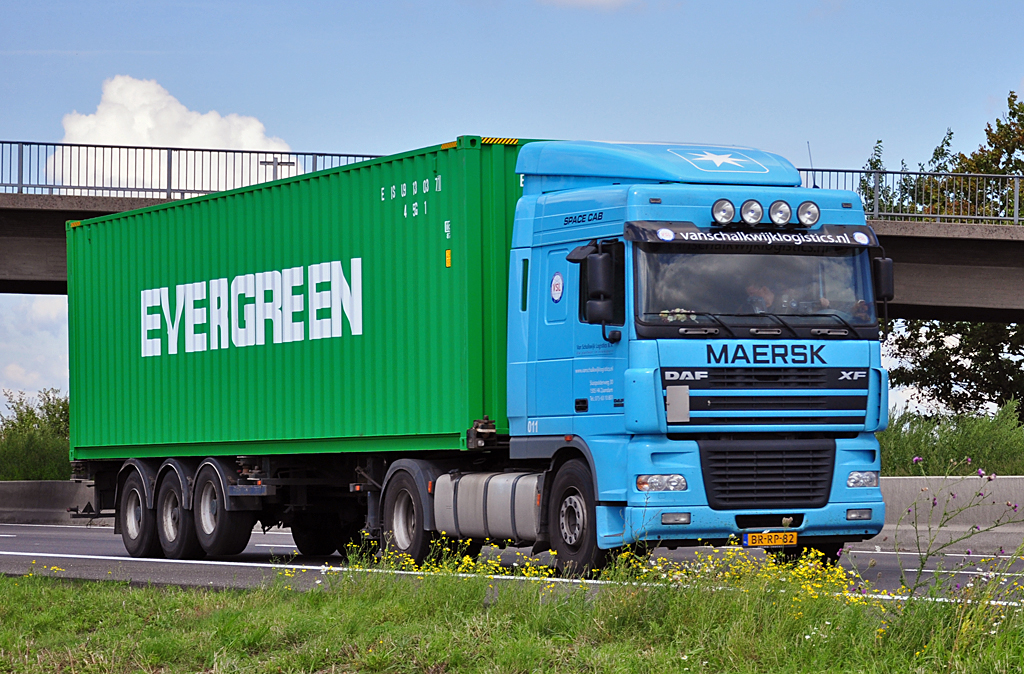 DAF XF TE47XS  Maersk  - Container - A61 bei Heimerzheim - 31.08.2010