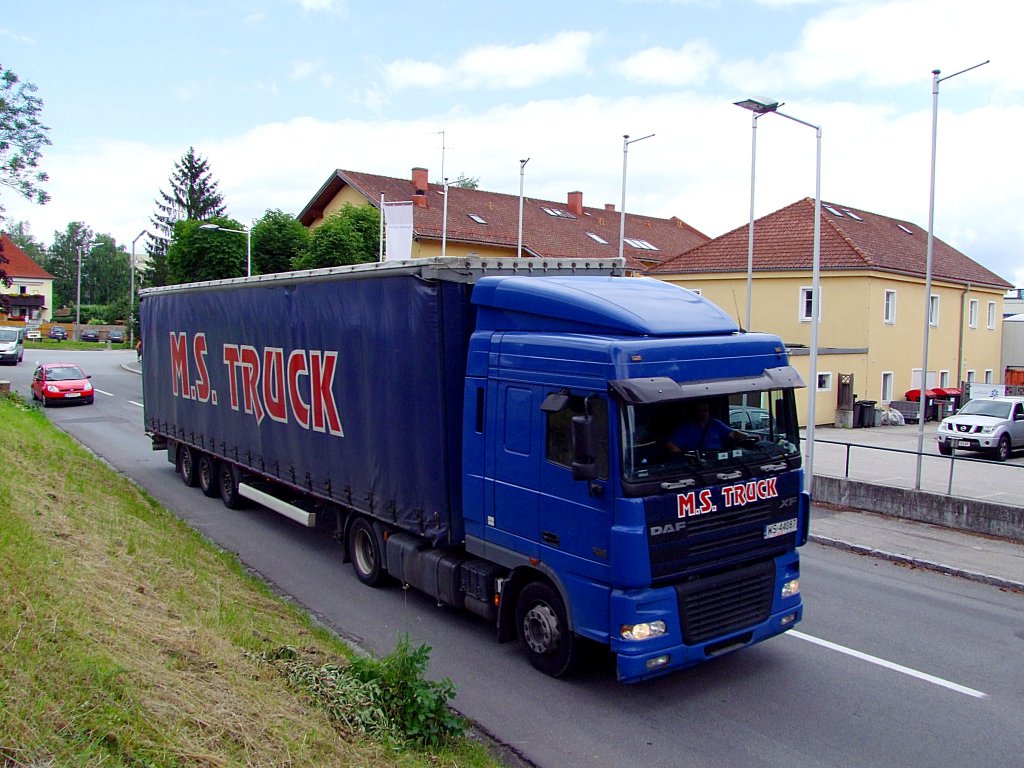 DAF XF95.430; M.S-Truck aus Polen ist in Ried am Weg zu seiner Abladestelle;110624