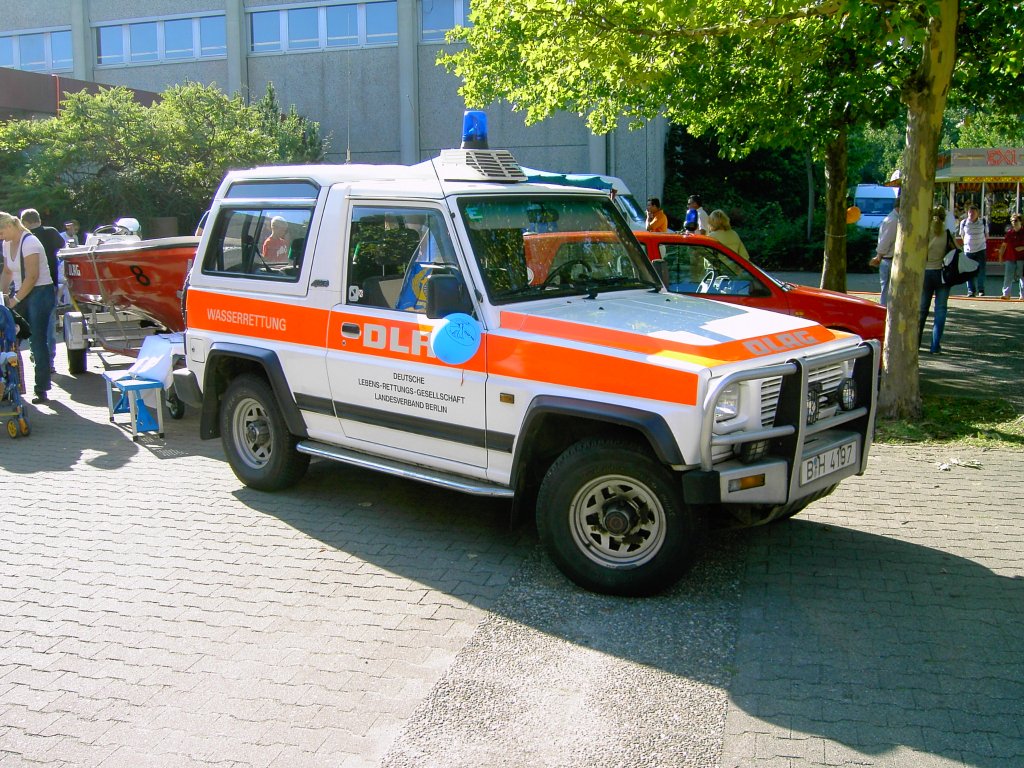 Daihatsu Feroza, der DLRG, gesehen 09/2006, beim Tag der offenen Tr der Berliner Polizei.