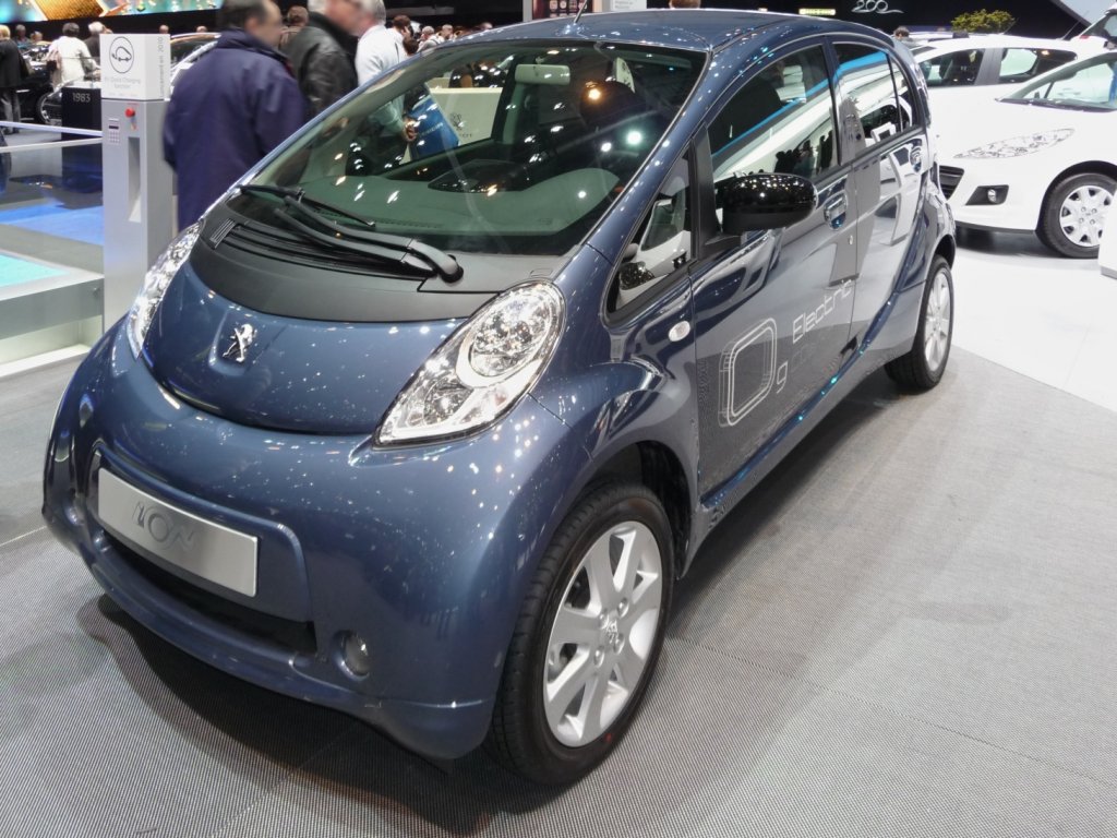 Der Peugeot Ion, vorgestellt auf dem Genfer Autosalon 2010, ist baugleich mit dem bereits erhltlichen Mitsubishi I-MiEV.