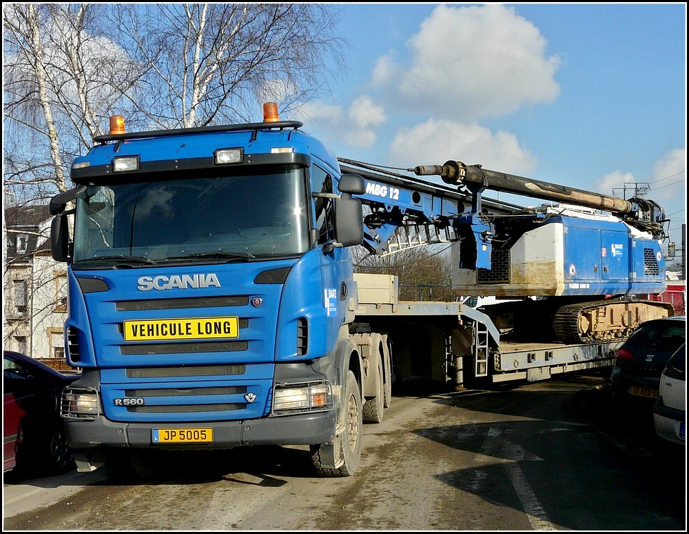 Der Scania R560 V8 hat jetzt eine schwere Last zu schleppen. Ptange 08.02.2011