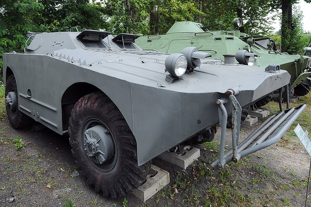 Der voll amphibische Spähpanzer BRDM-1 in der Zweigstelle Fort IX  Sadyba  des Armeemuseums Warschau. (August 2011)