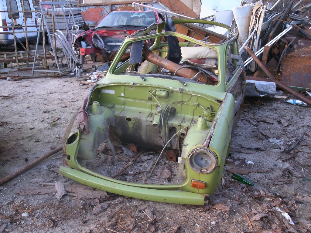 Die Reste von einem Trabant 601,am 17.Mrz 2012,in einer Schrottecke in Bergen/Rgen.