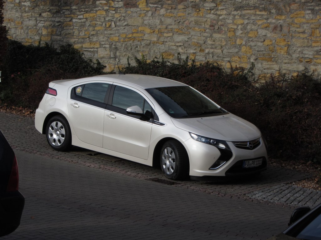 Diesen Opel Ampera habe ich am 24.11.2012 in Fulda gesehen.