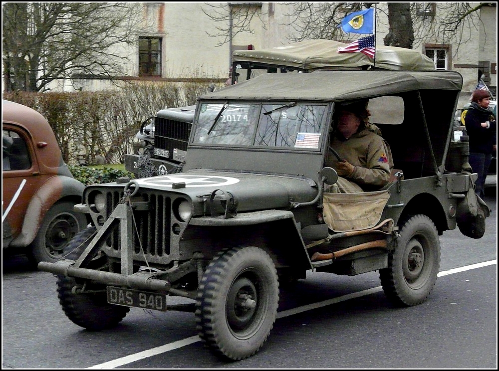 Dieser Ford GPW Jeep war auch ein Teilnehmer an der 22. Winter Rally belgischer Militrfahrzeuge, aufgenommen whrend er nach einem Parkplatz in Wiltz sucht. 05.02.2011 