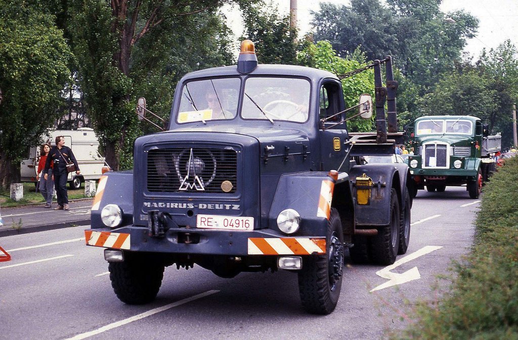 Dieser Magirus Deutz stand frher in Diensten der Deutschen Bundesbahn.
Am 16.5.1990 nahm er bereits als Oldtimer an einem Treffen in Castrop - Rauxel
teil.