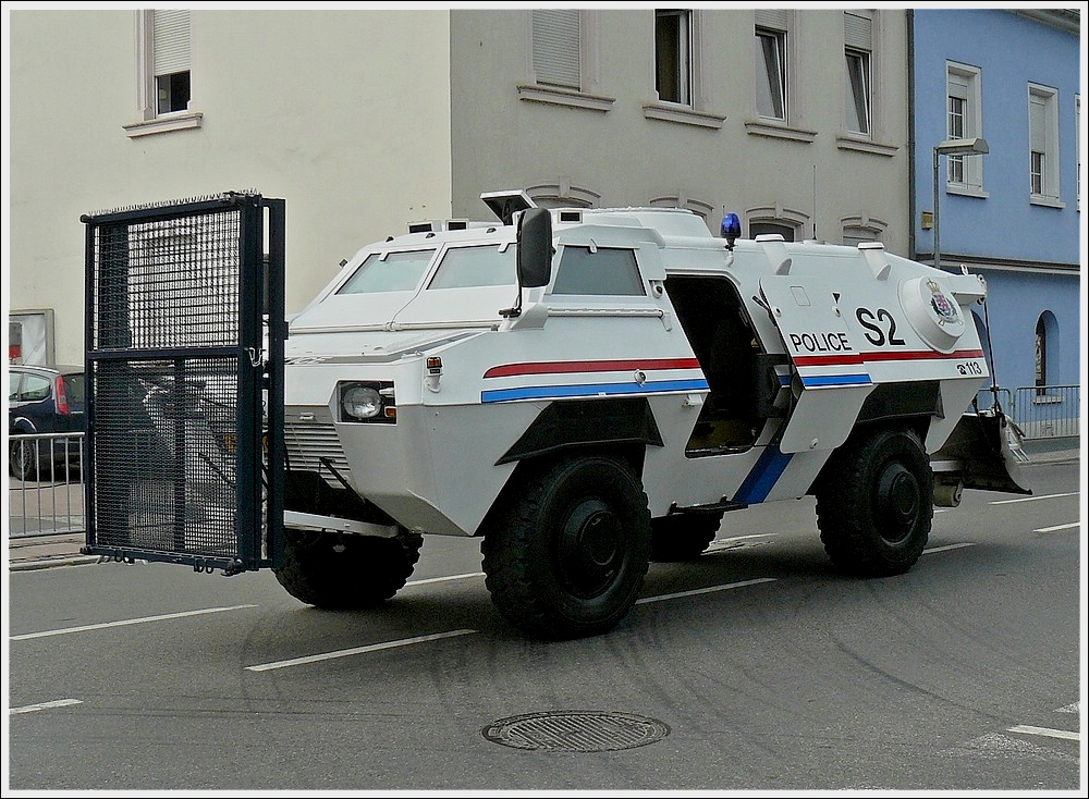 Dieses Spezialfahrzeug wird von der luxemburgischen Polizei bei Demonstrationen eingesetzt. 04.07.10