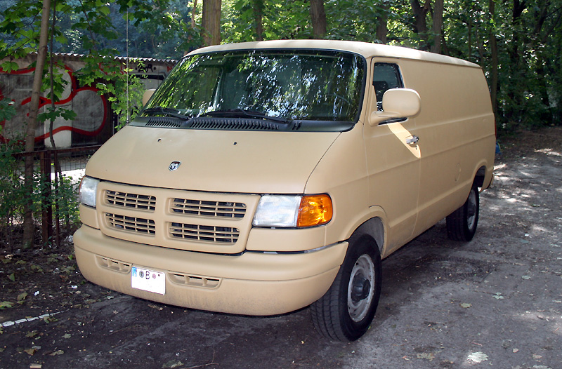 DODGE RAM B 3500 Cargo Van, 2001

Aufnahme vom 2. September 2009
