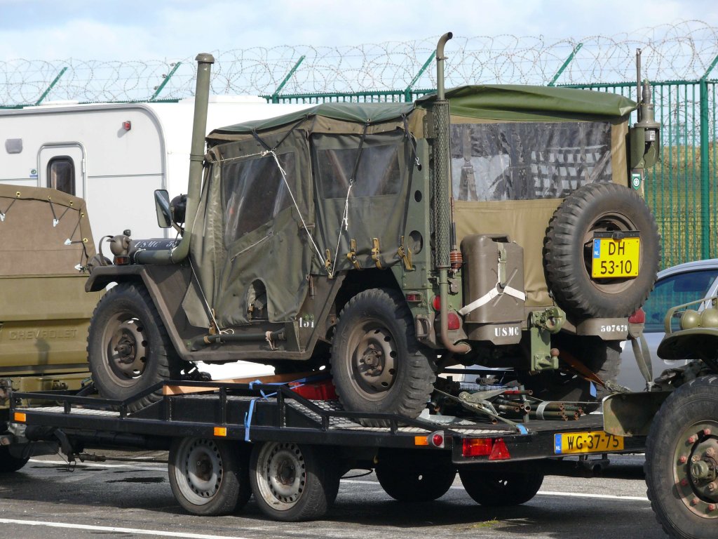 Dnkirchen am 17.07.2010, M151 Ford MUTT wartet auf die Fhre