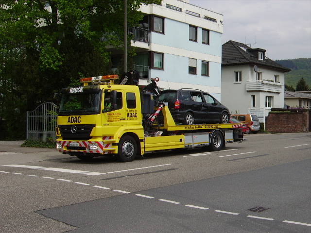Ein ADAC Abschleppwagen am 16.04.11 in Neckargemnd 