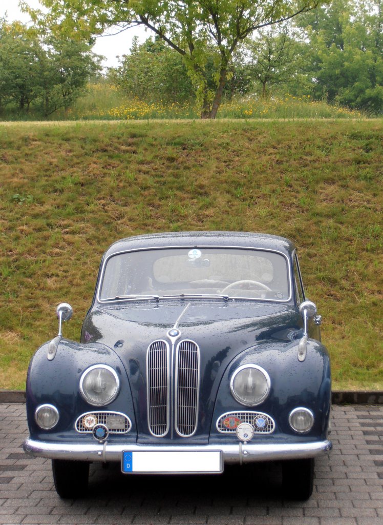 Ein alter BMW V8 Oldtimer in Zeulenroda vom BMW V8 Club. Foto 20.06.2012