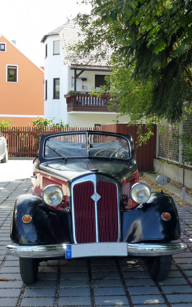 Ein alter Oldtimer IFA F8 Cabriolet. Zusehn beim Oldtimerausstellung in Zeulenroda. Foto 26.08.2012 