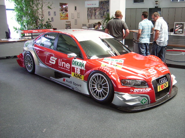 Ein Audi A4 DTM bei Abt-Sportsline im Kempten am 11.08.09