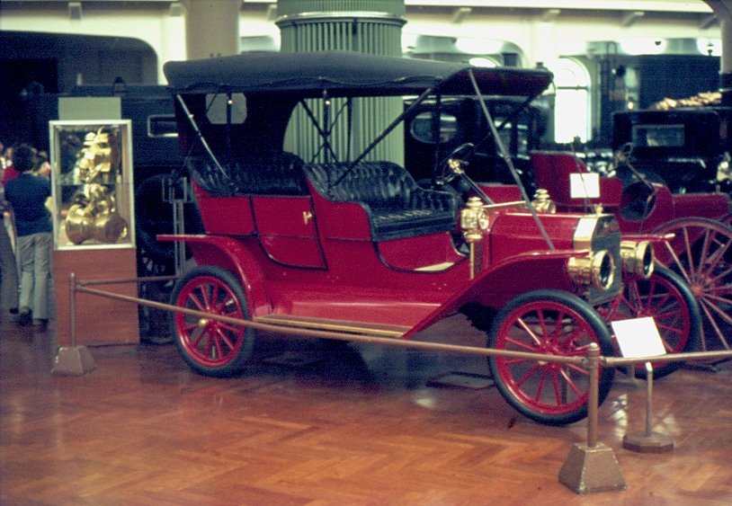 Ein  Ford Lizzy  im Henry Ford Museum in Greenfield Village in Detroit. (Dia gescannt vom Mai 1972)