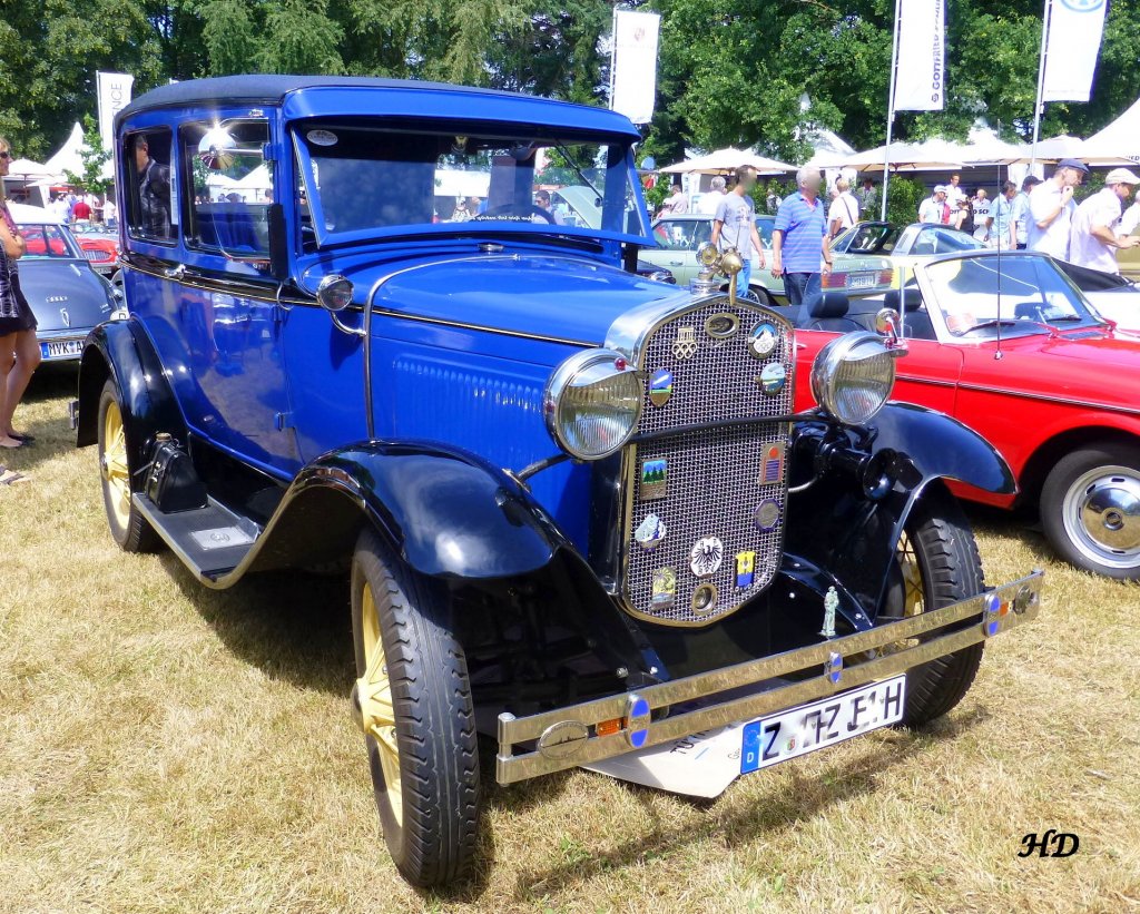 Ein Ford Modell A Tudor Sedan, Baujahr 1931, 4-Zylinder, 3236 ccm, 50 PS.
Gesehen bei den Classic Days Schloss Dyck 2013.