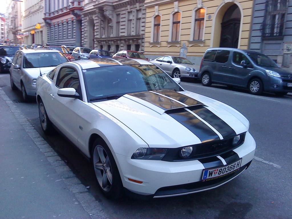 Ein Ford Mustang in Wien. Aufnahmedatum: 17.04.2010