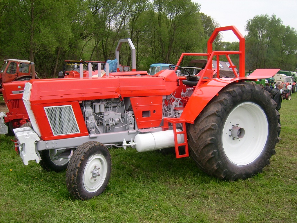 Ein frs Traktorpulling,von der LKH Hormersdorf umgebauter ZT300 beim Russentreffen Oberlungwitz 