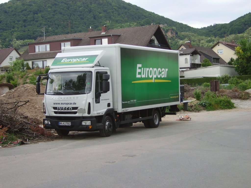 Ein IVECO 7,5 Tonner am 03.05.11 in Dossenheim von Europcar 