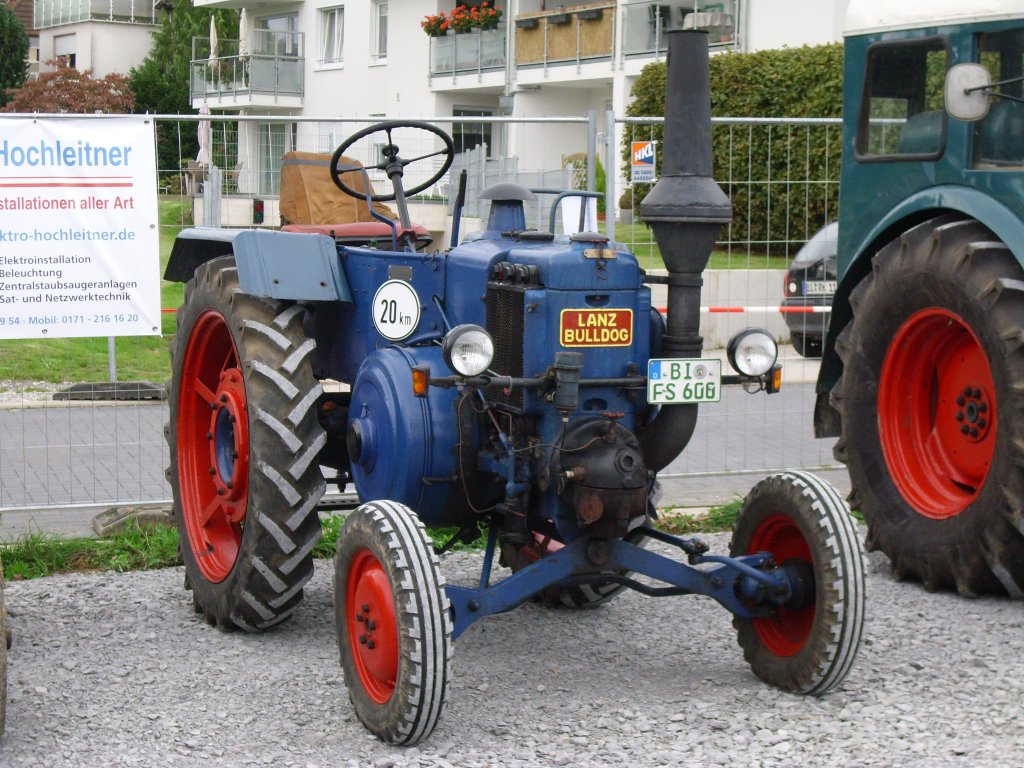 Ein Lanz Bulldog 3506 Allzweck. Gebaut im Jahr 1950. Die 20 PS entwickelt der Trecker aus dem 4700 ccm groer Motor. Fotografiert am 19.09.2010 auf dem  Jmker Kln  in Bielefeld.