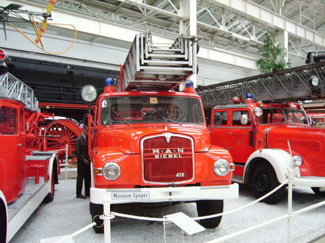 Ein MAN Diesel Leiterwagen am 19.02.11 in Technik Museum Speyer am 19.02.11
