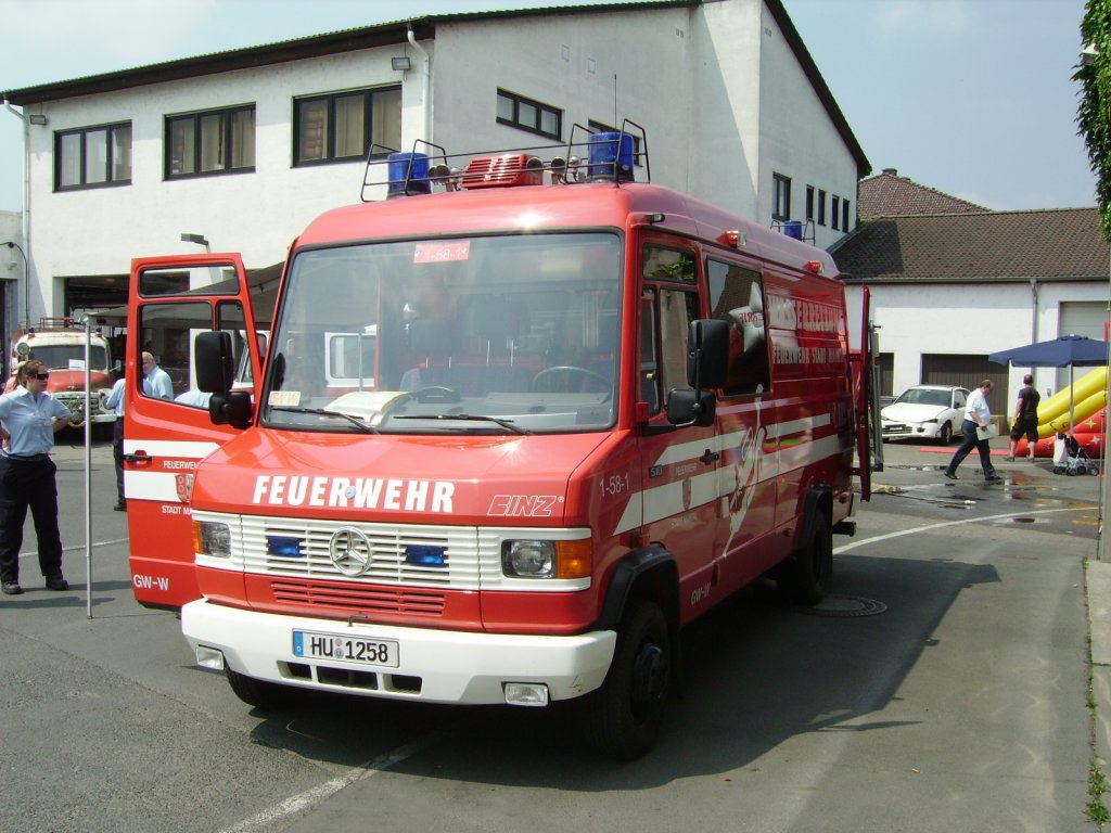 Ein Mercedes Benz Vario der Feuerwehr Maintal des Wasserrettung am 05.06.11