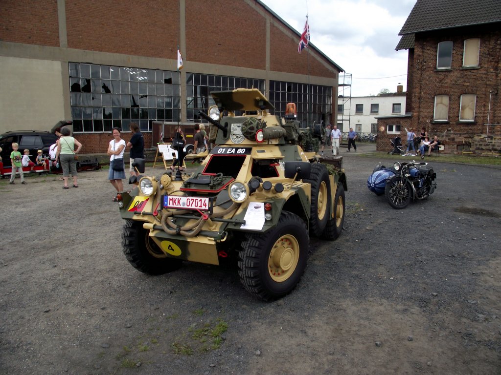 Ein mir unbekanntes Militr Fahrzeug am 06.08.11 in Hanau