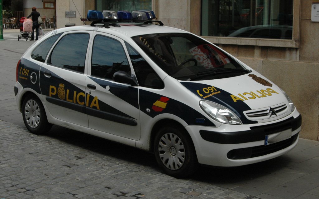 Ein Polizeifahrzeug in Jaca/Spanien gesehen am 28.06.2010