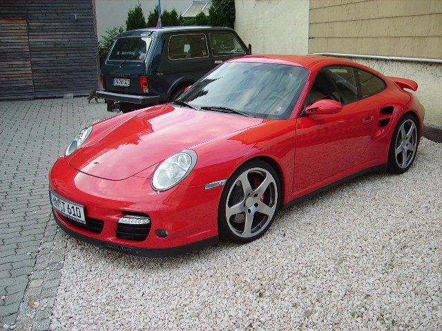 Ein Porsche im Allgu im Sommer 09.
