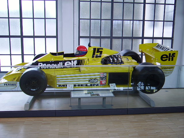 Ein Renault Formel 1 Rennwagen in Deutschen Museum in Mnchen am 09.08.06